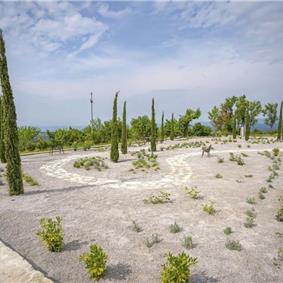 5 bedroom villa with heated pool near Momjan, Istria, sleep 12